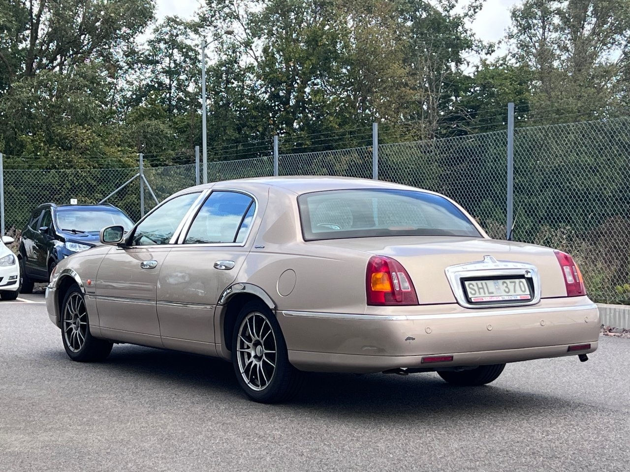 Lincoln Town Car 1998, kuva 4/10