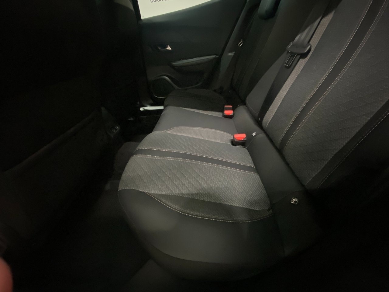 Peugeot 2008 Allure Hybrid 145hk 2025, bild 6/10