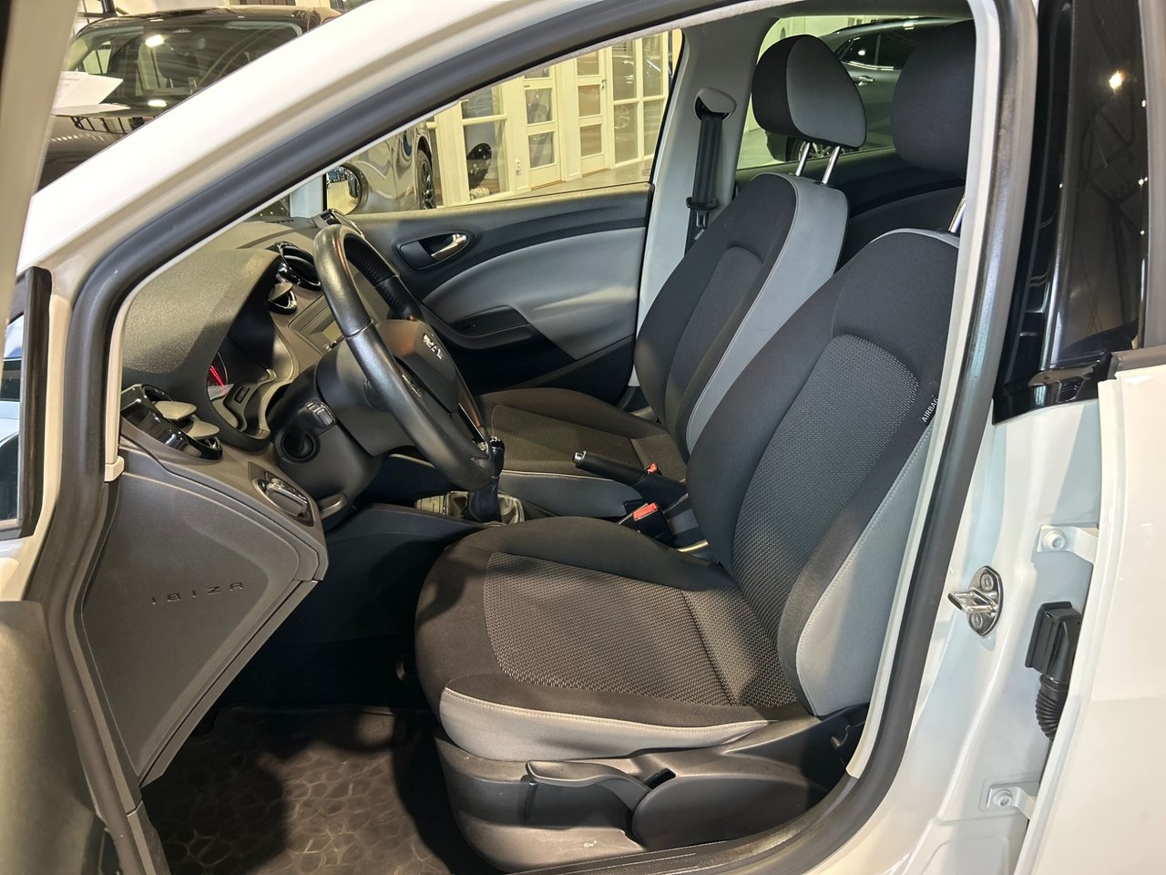 Seat Ibiza 1.2 TSI Style 90hk 2017, bild 7/10