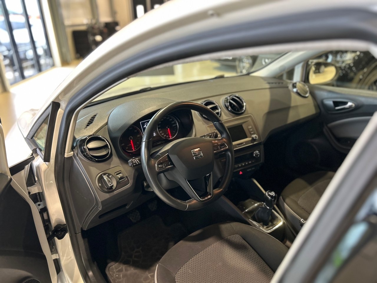 Seat Ibiza 1.2 TSI Style 90hk 2017, bild 6/10