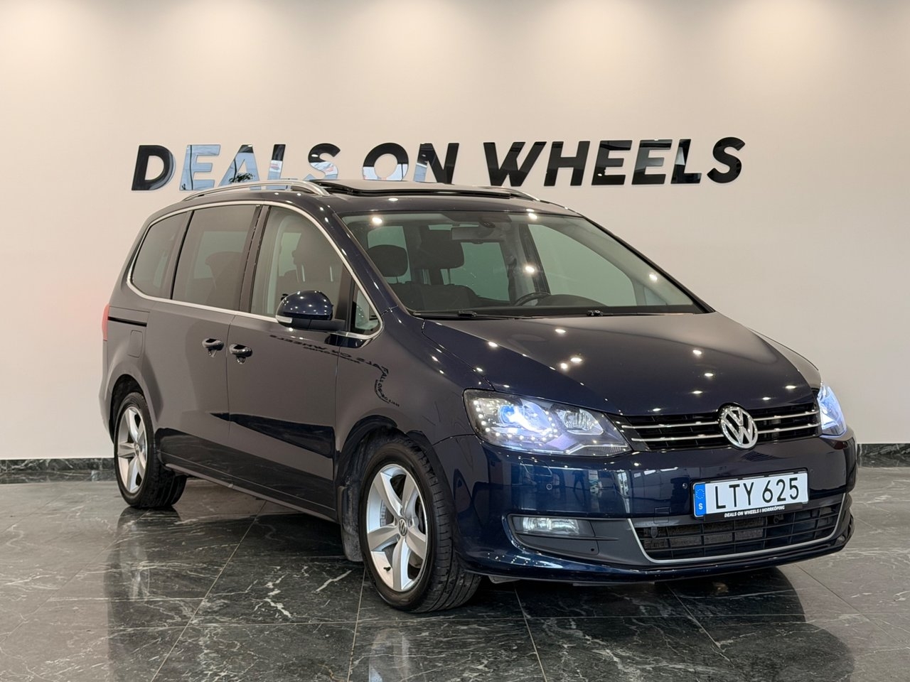 Volkswagen Sharan 2012, bild 3/10