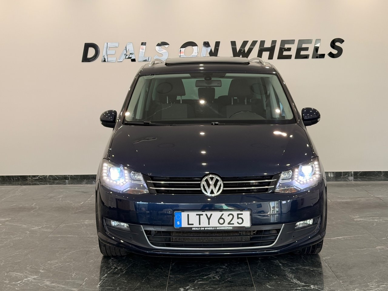 Volkswagen Sharan 2012, bild 7/10