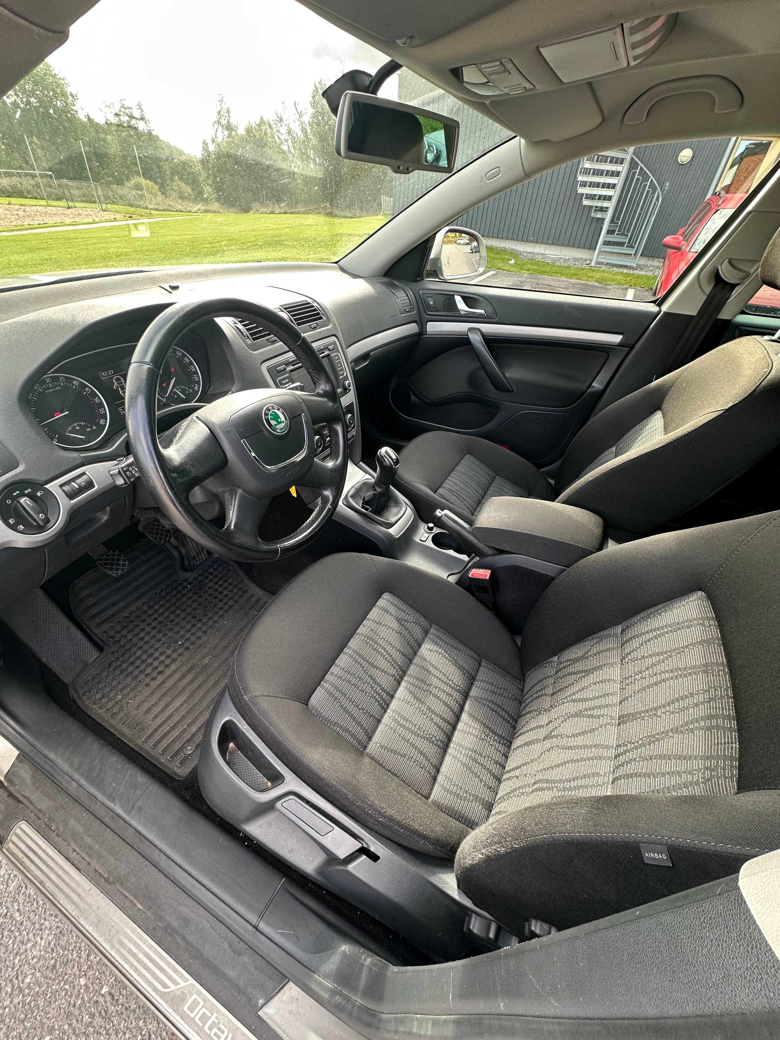 Skoda Octavia Kombi 1.6 TDI Manuell 2013, bild 6/10