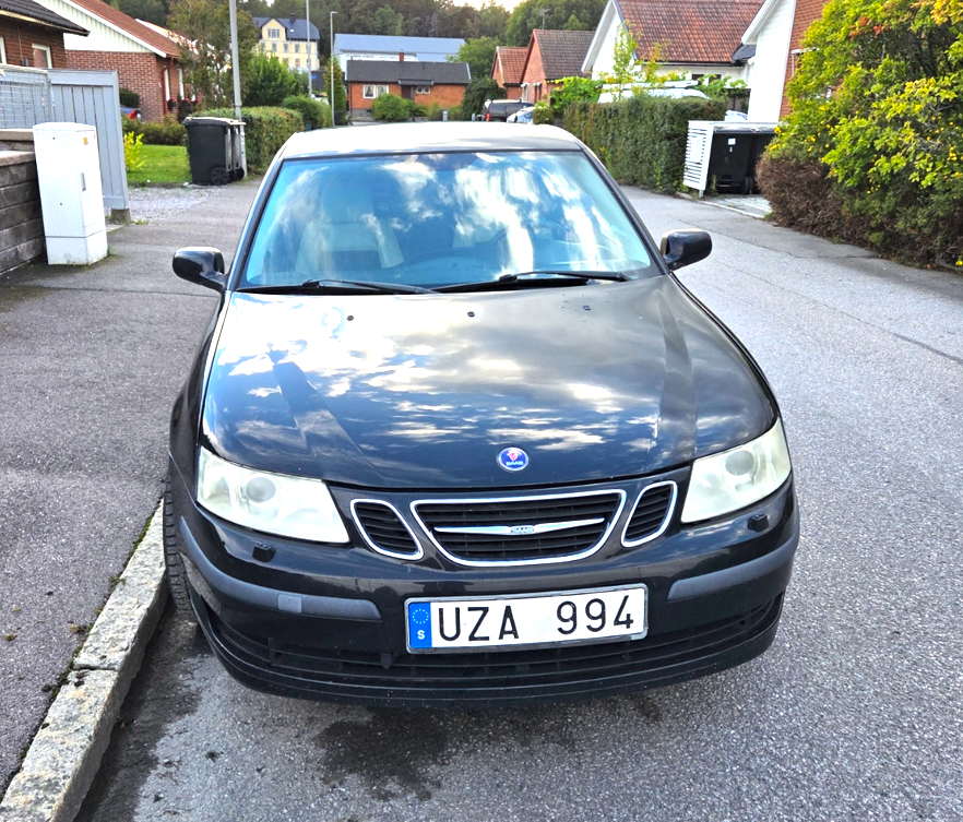 Saab 9-3 SportSedan 2.0 T Manuell 2004, bild 2/10