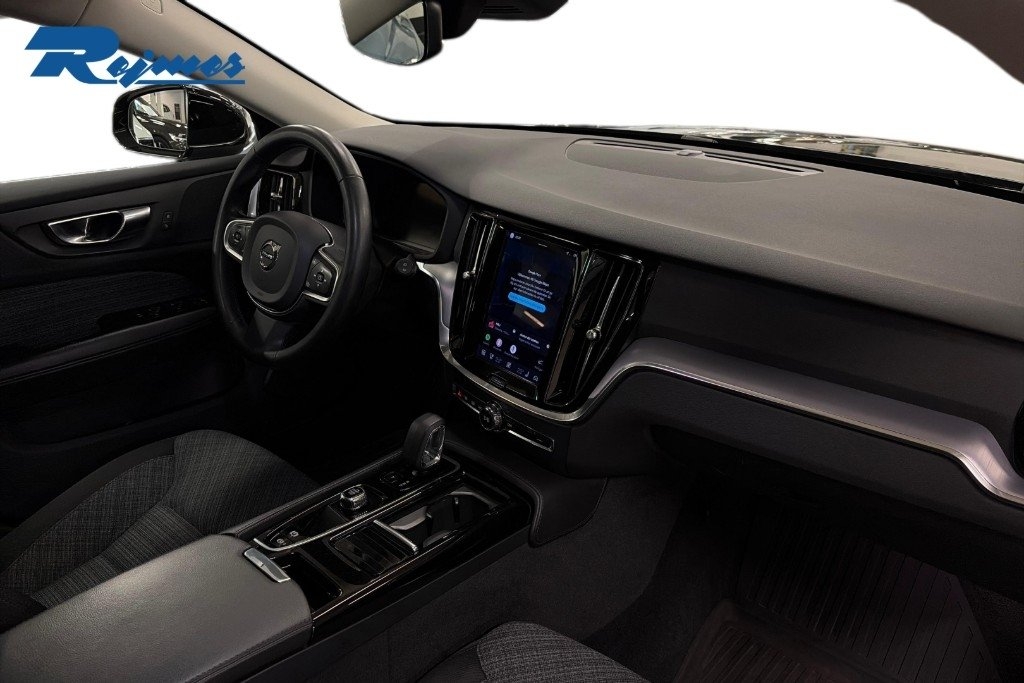 Volvo V60 2023, photo 6/10