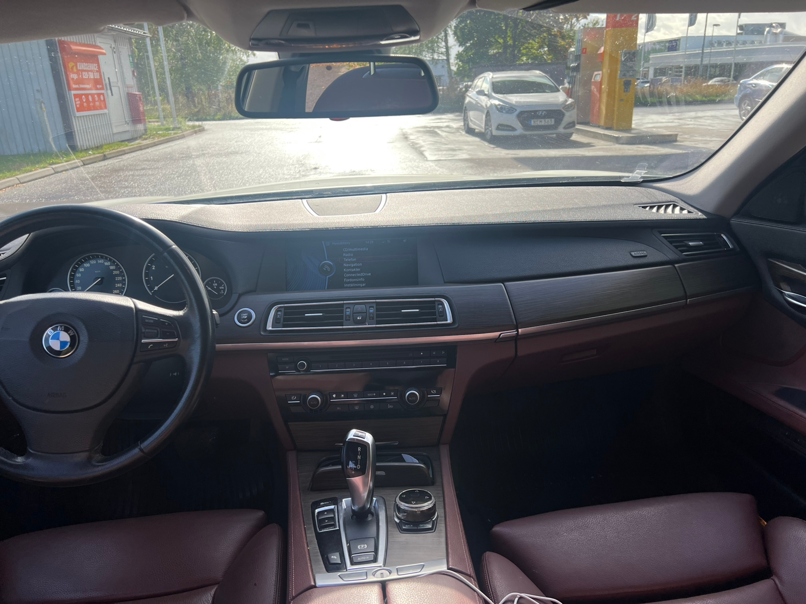 BMW 750 i Steptronic 2009, photo 4/10