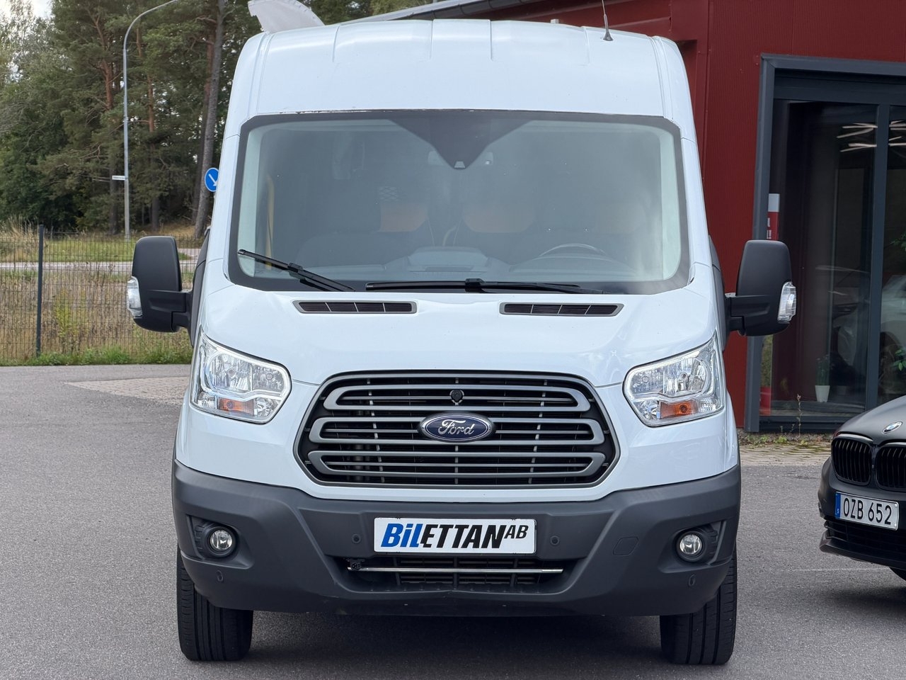 Ford Transit 350 Kombi 2.0 TDCi 2017, photo 4/10