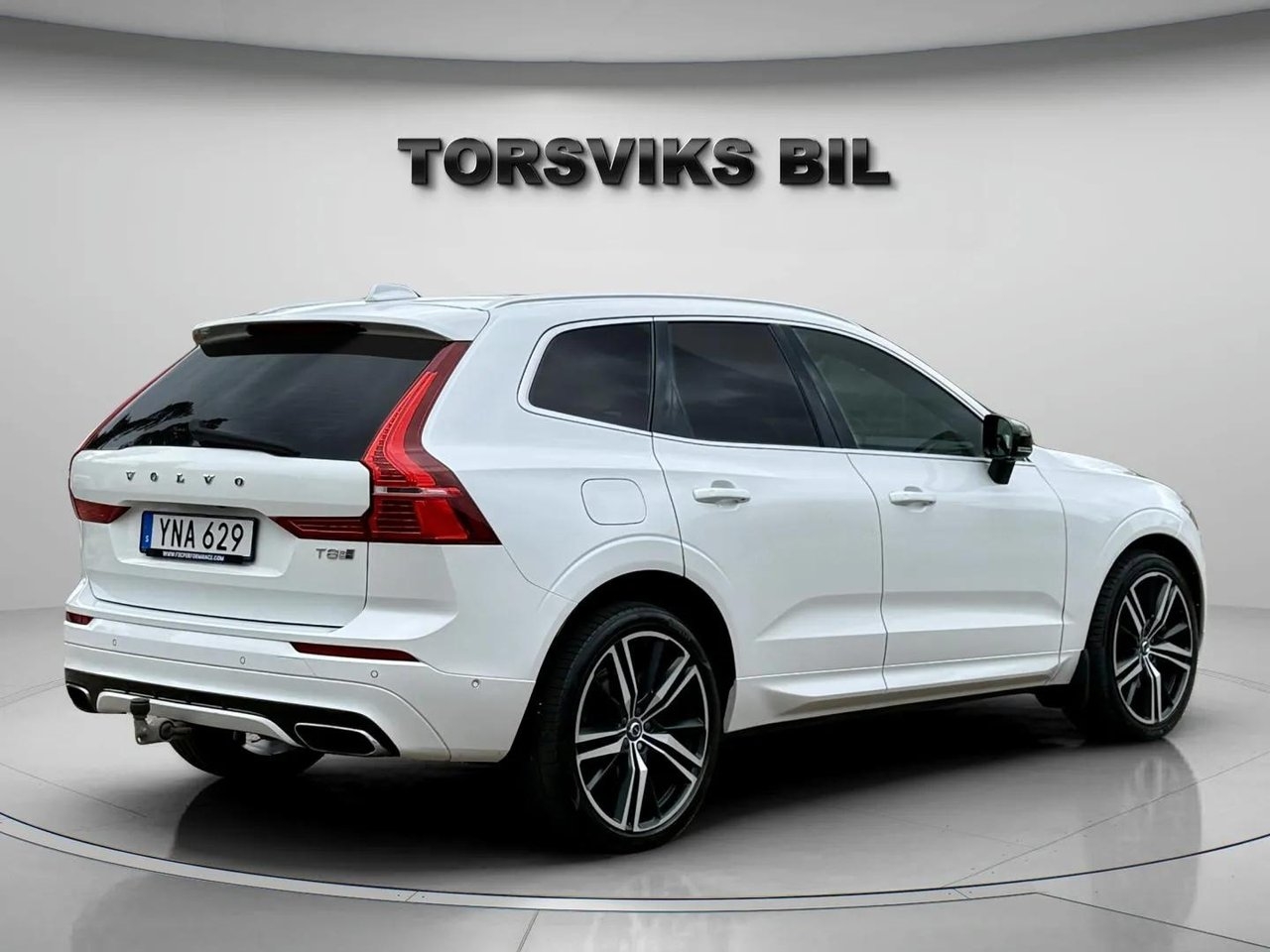 Volvo XC60 2018, photo 6/10