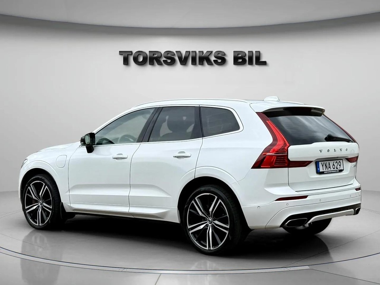 Volvo XC60 2018, photo 4/10