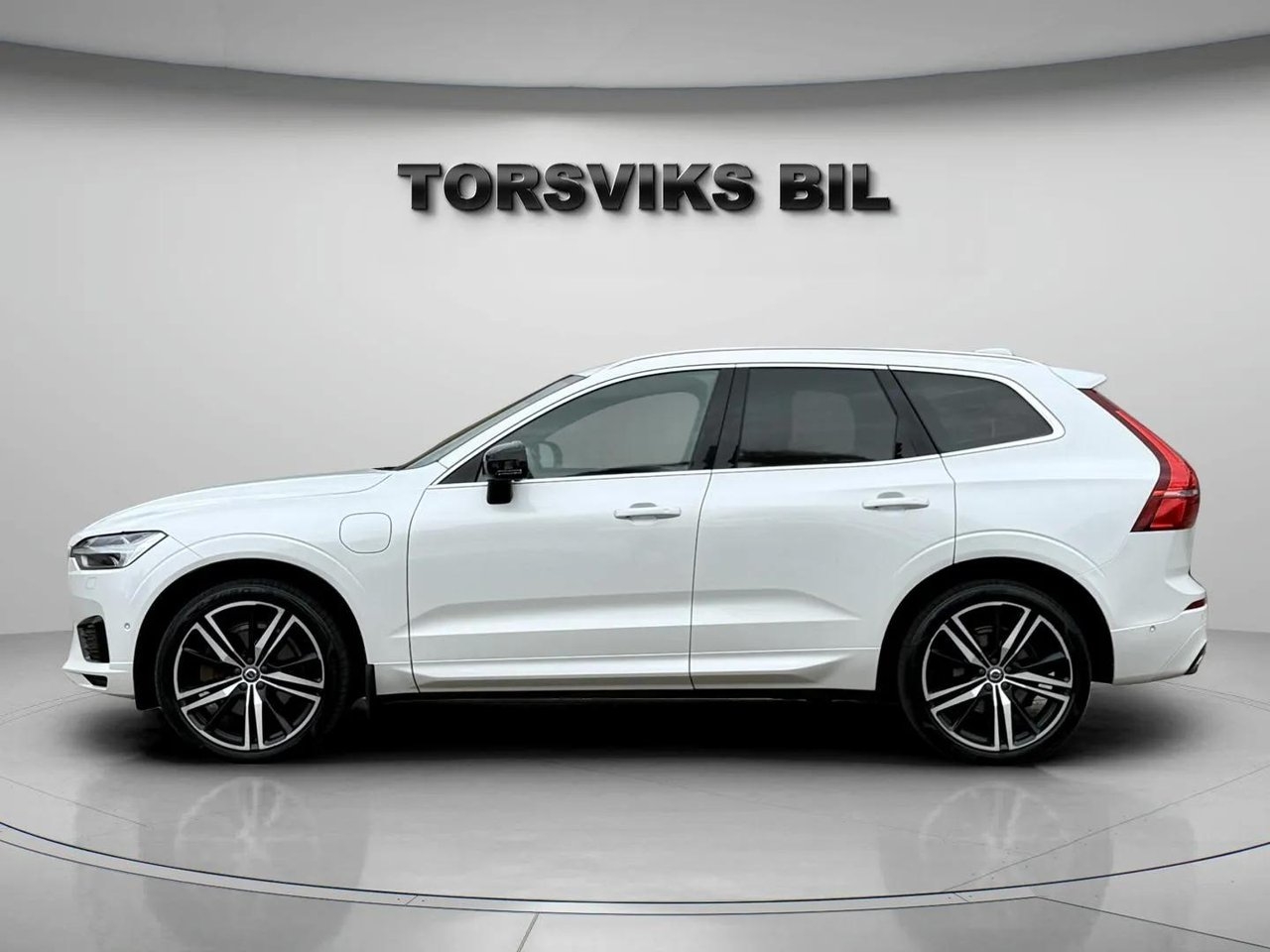 Volvo XC60 2018, photo 3/10