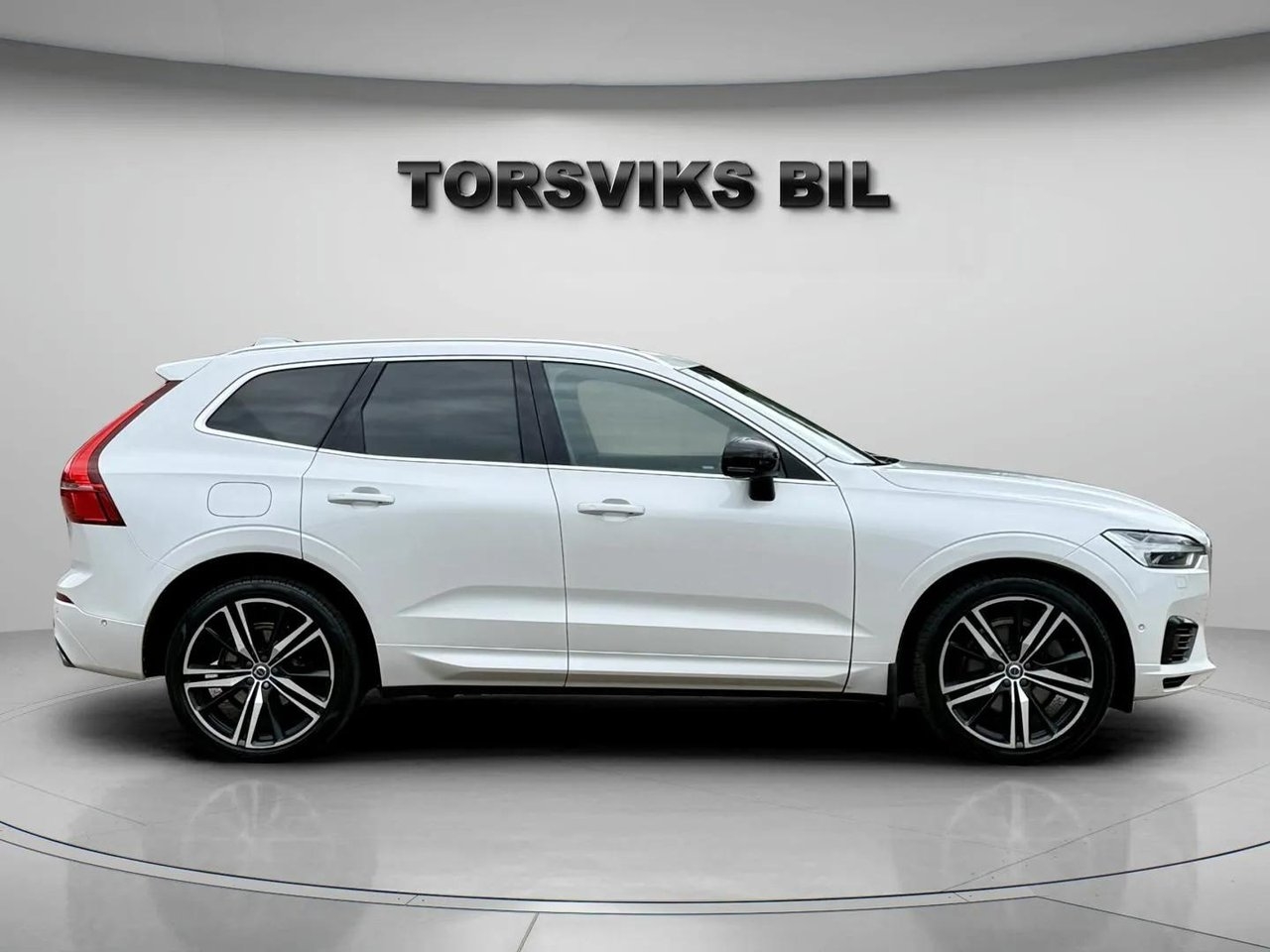 Volvo XC60 2018, photo 7/10