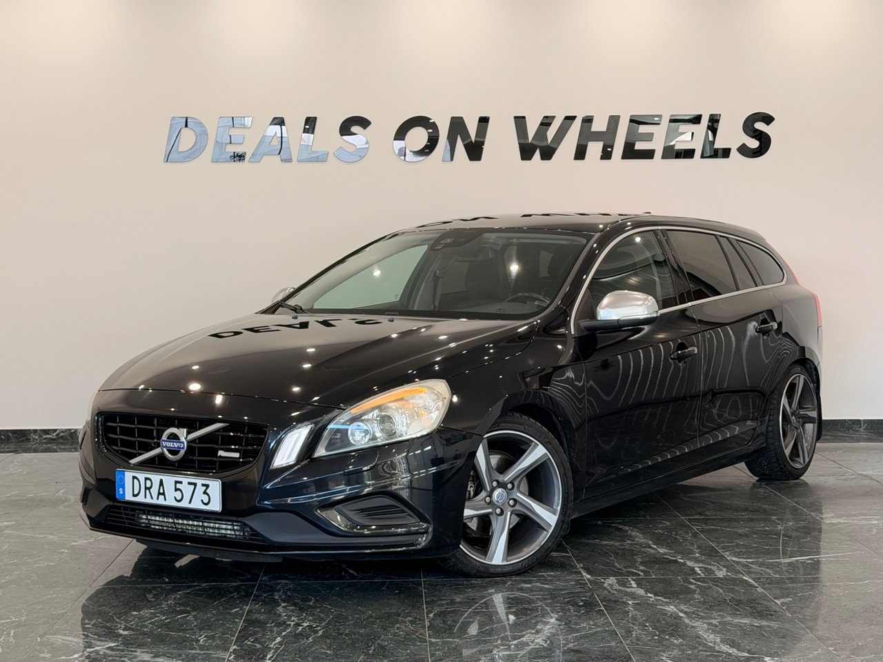 Volvo V60 D3 Geartronic R-Design 163hk 2011, bild 2/10