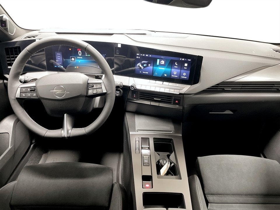 Opel Astra Sports Tourer GS PHEV 195hk 2026, bild 2/10