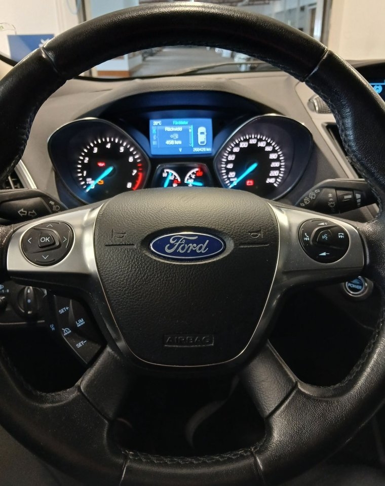 Ford Kuga Titanium 150hk M6 Bensin 2013, kuva 4/10