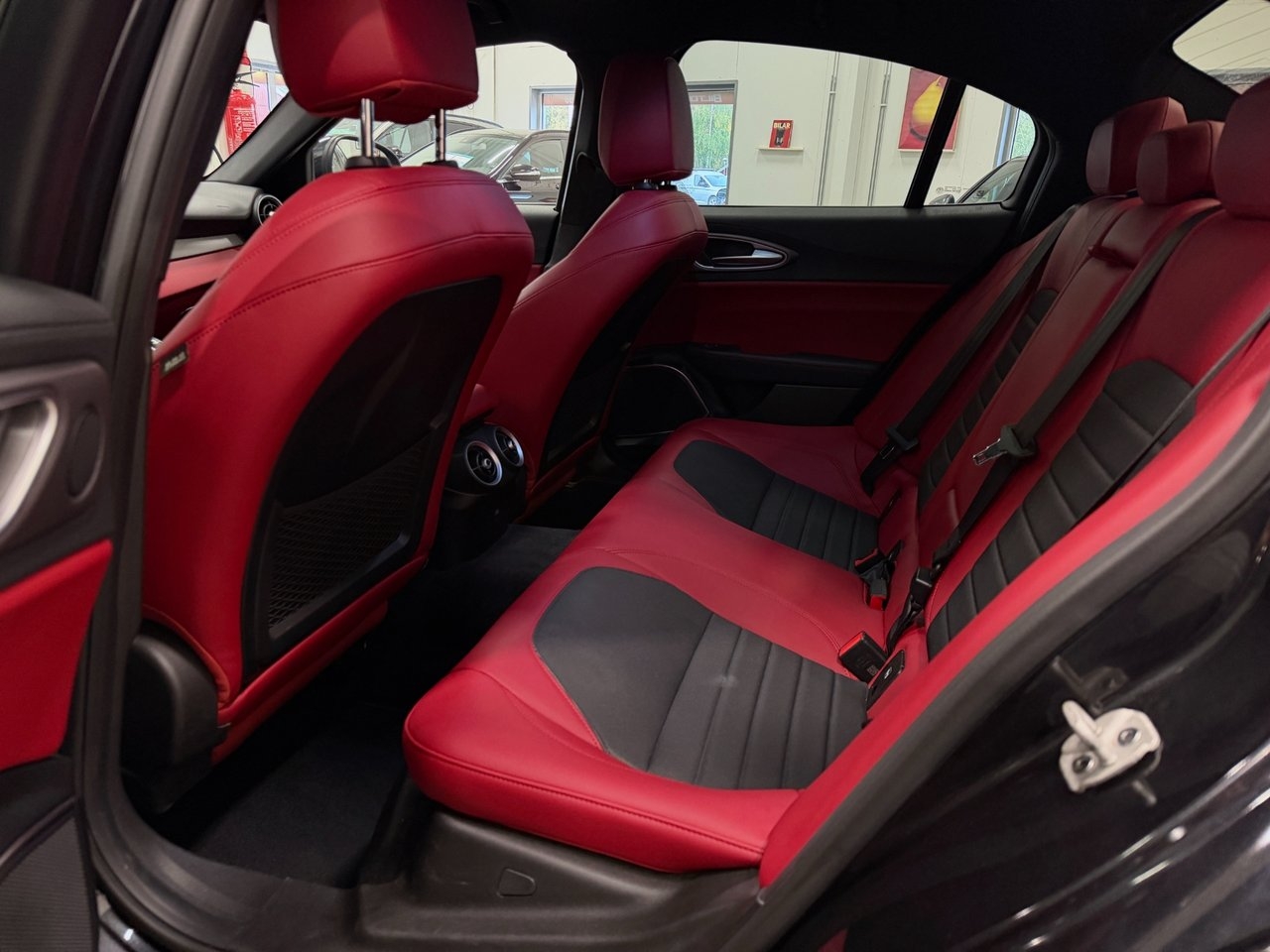 Alfa Romeo Giulia 2022, photo 6/10
