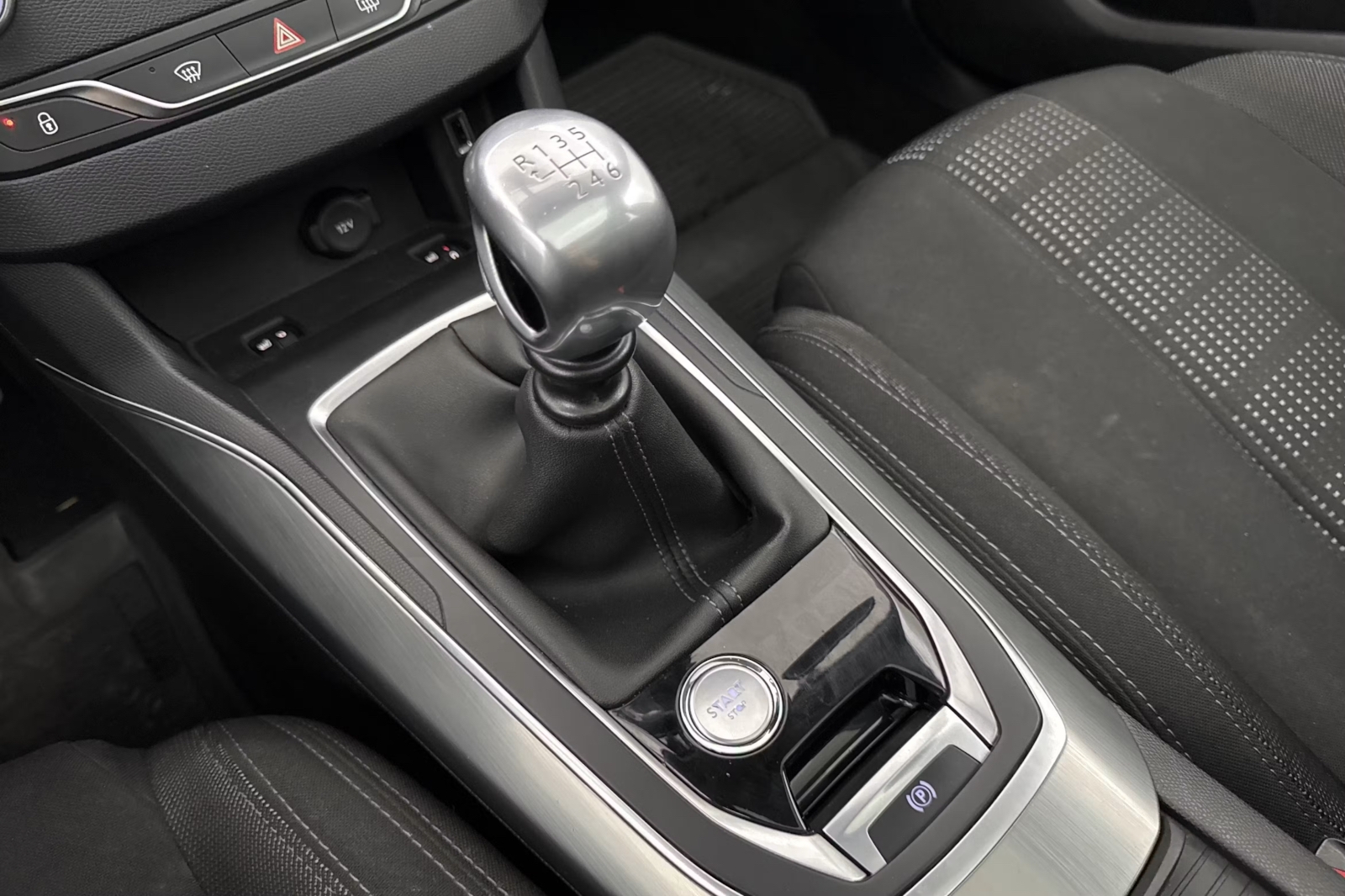 Peugeot 308 2015, bild 3/10