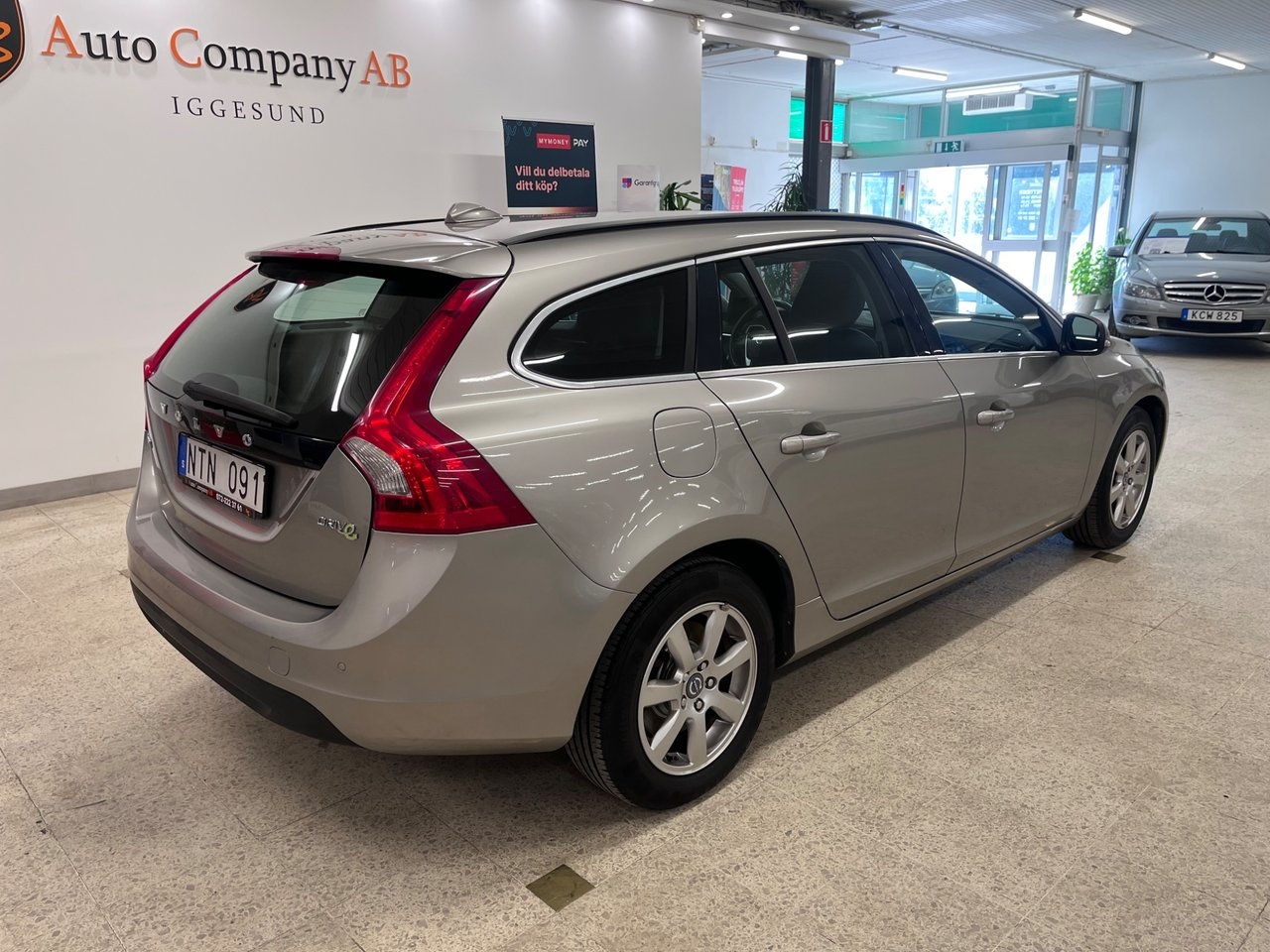 Volvo V60 DRIVe Momentum 115hk 2012, bild 6/10