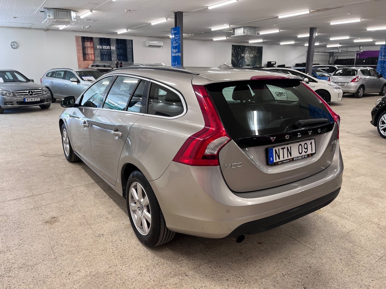 Volvo V60 DRIVe Momentum 115hk 2012, bild 4/10