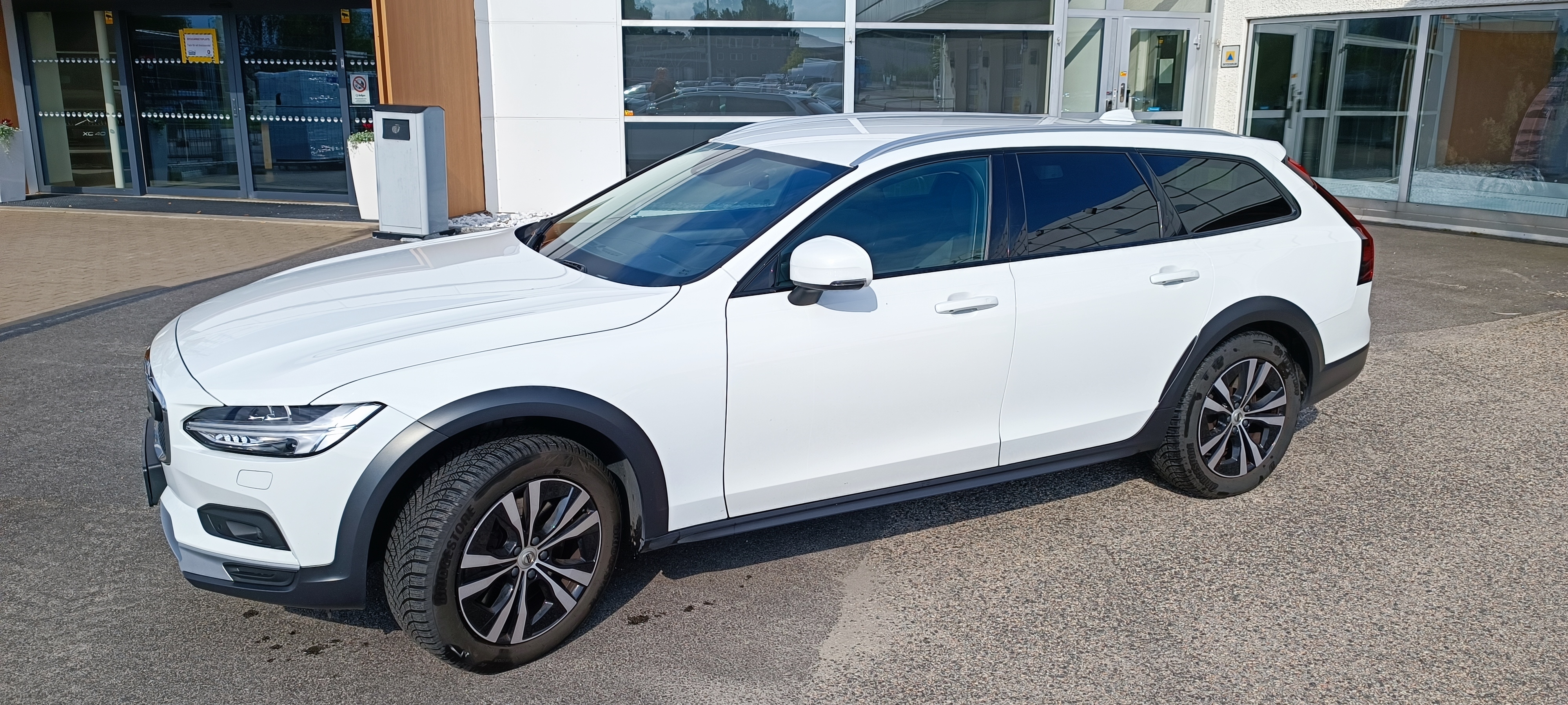 Volvo V90 Cross Country