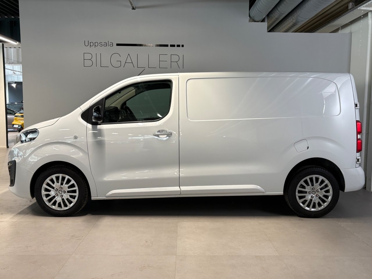 Peugeot Expert L2 PRO+ 145hk Automat 2023, bild 2/10