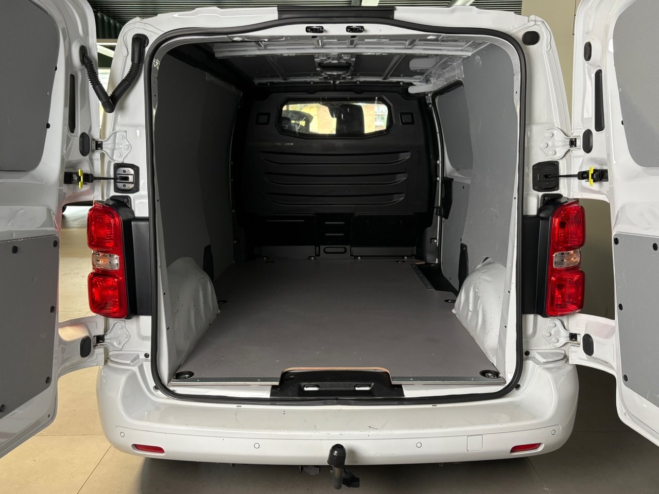 Peugeot Expert L2 PRO+ 145hk Automat 2023, bild 6/10