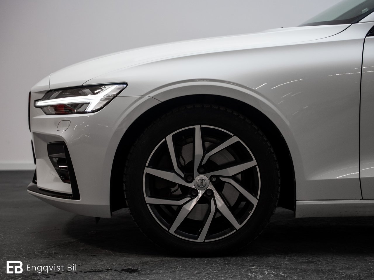 Volvo V60 T5 AWD Geartronic R-DESIGN 2020, bild 6/38