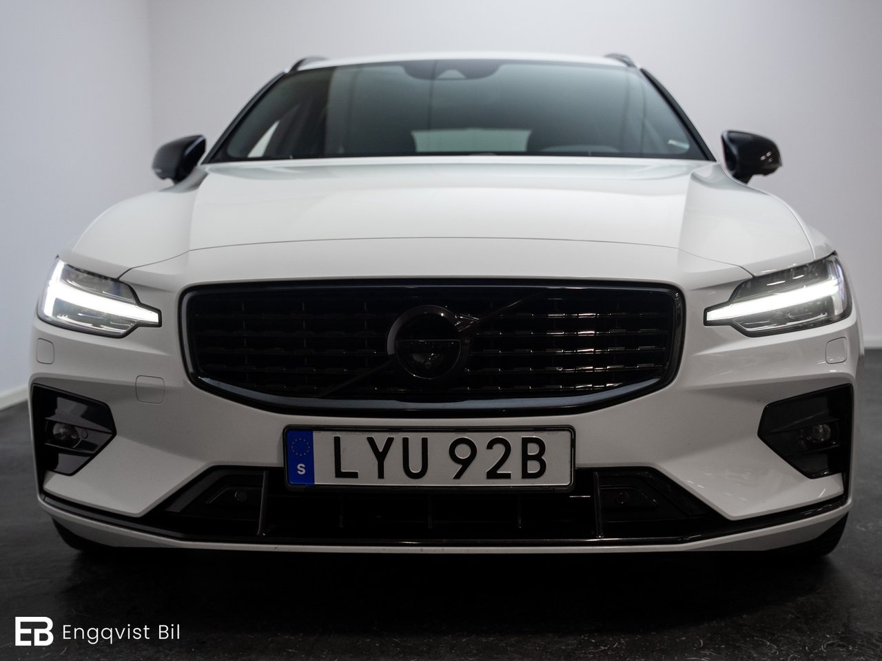 Volvo V60 T5 AWD Geartronic R-DESIGN 2020, bild 3/38