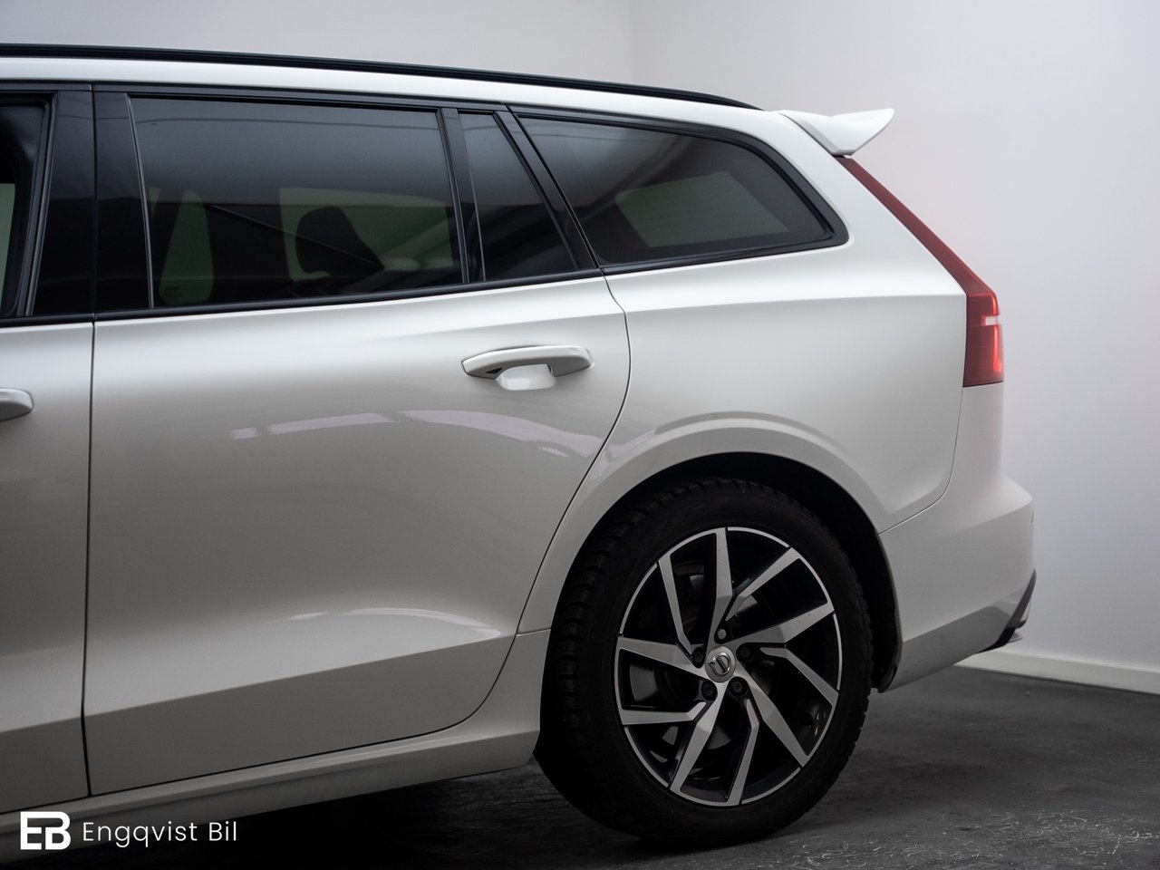 Volvo V60 T5 AWD Geartronic R-DESIGN 2020, bild 7/38