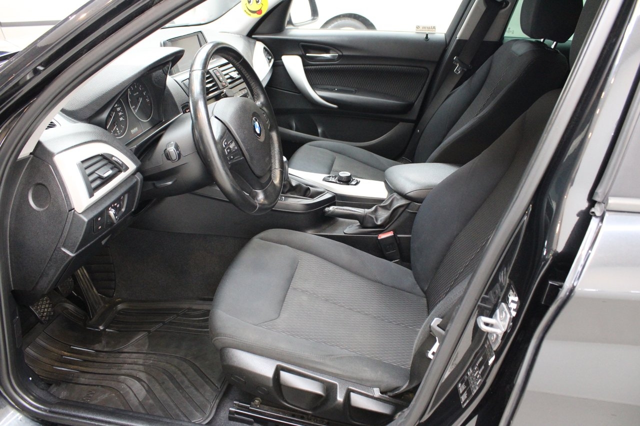 BMW 116 i 5-dörrars Ny Besiktad M-Värme 2013, bild 6/10