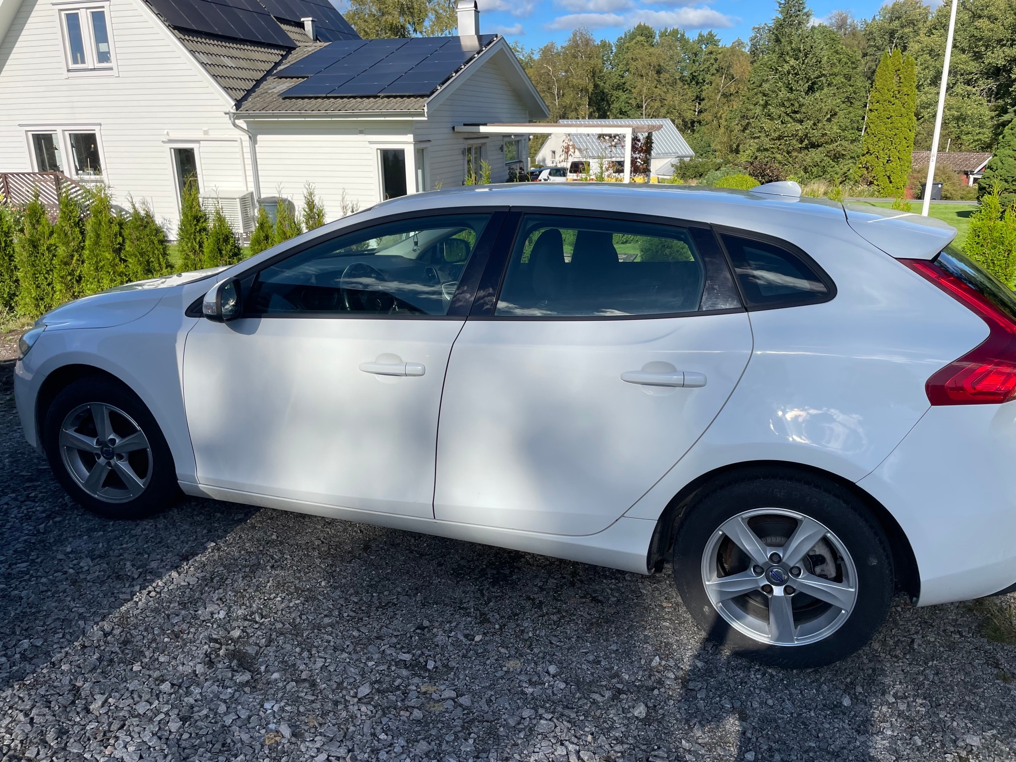 Volvo V40 D2 Manuell 2014, bild 2/4