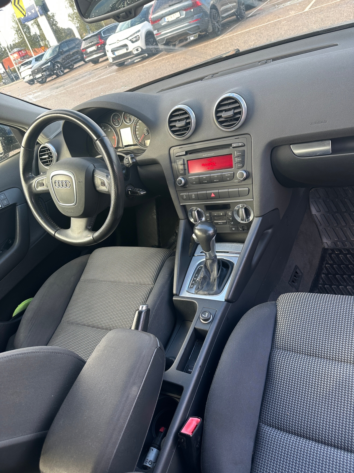 Audi A3 Sportback 2.0 TDI S Tronic 2010, photo 6/7
