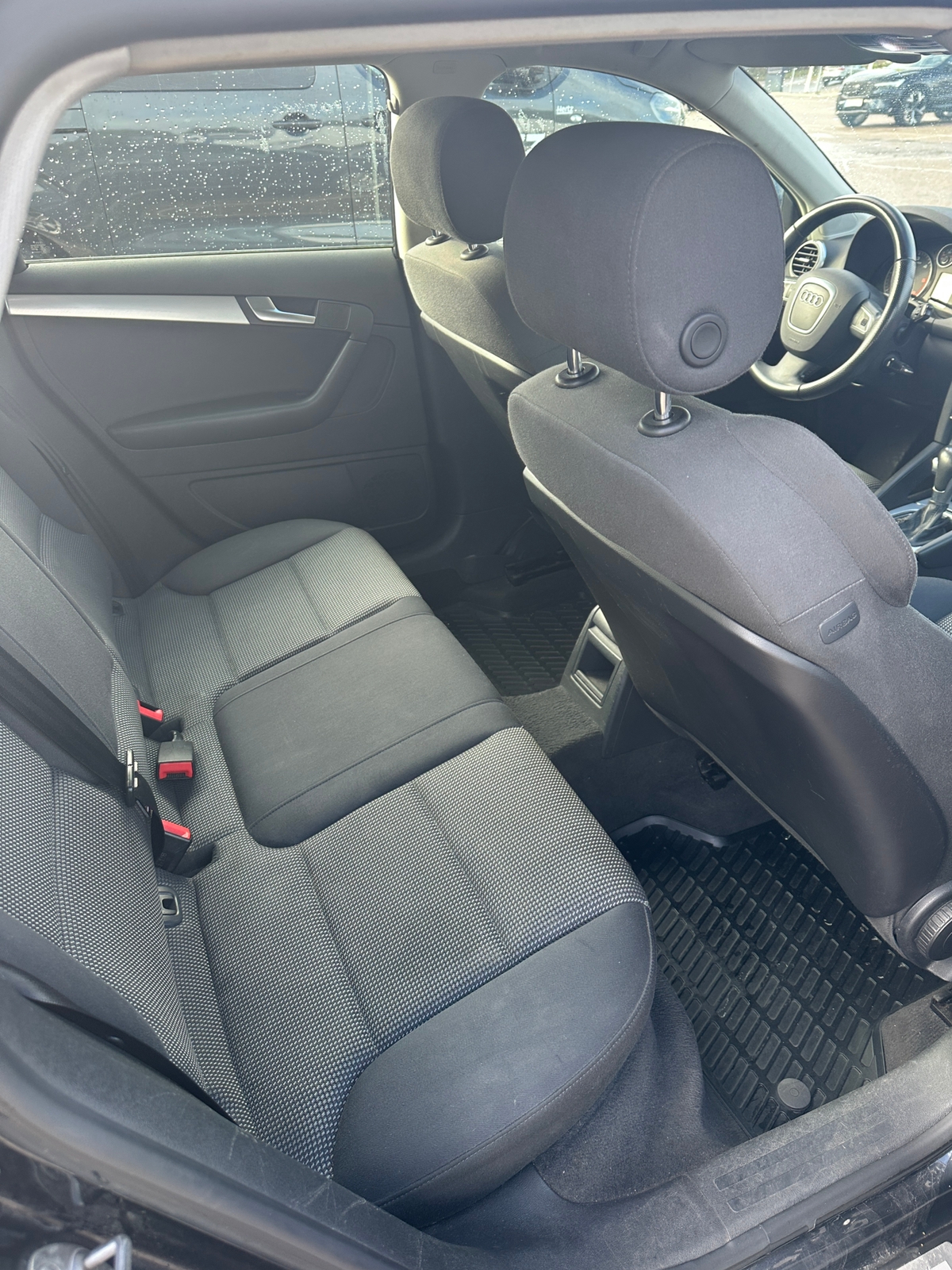 Audi A3 Sportback 2.0 TDI S Tronic 2010, photo 5/7