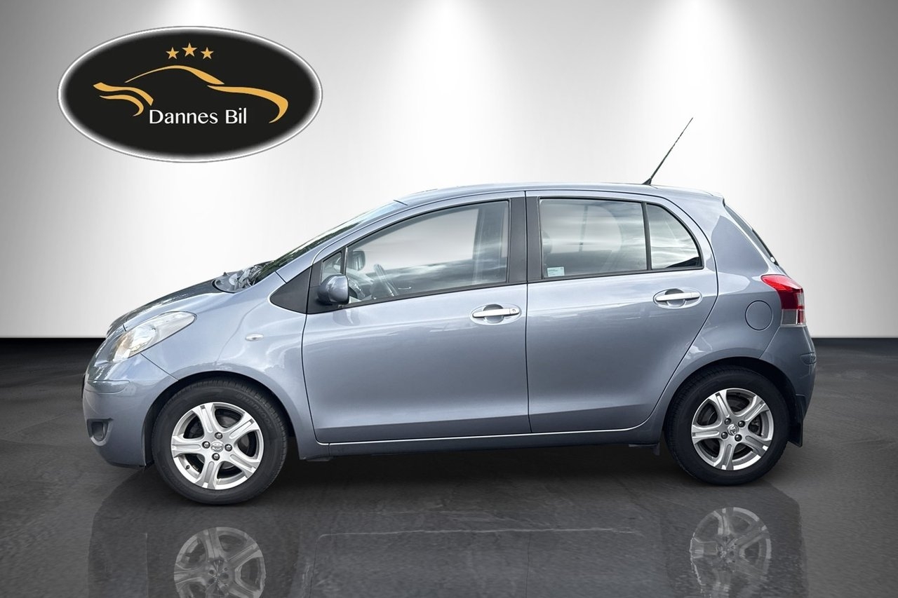 Toyota Yaris 2011, bild 2/10