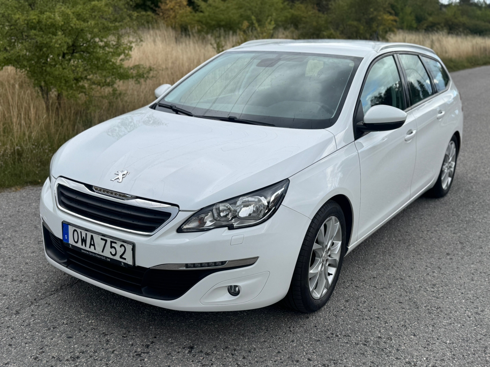 Peugeot 308 SW 1.2 PureTech 110 Manuell 2015, bild 3/10