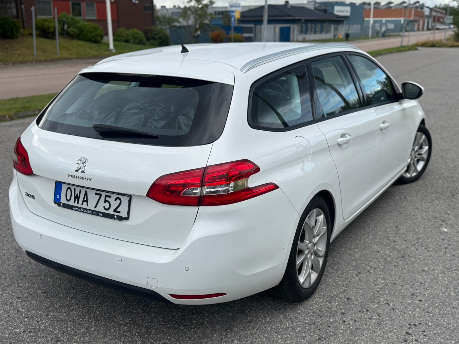 Peugeot 308 SW 1.2 PureTech 110 Manuell 2015, bild 6/10