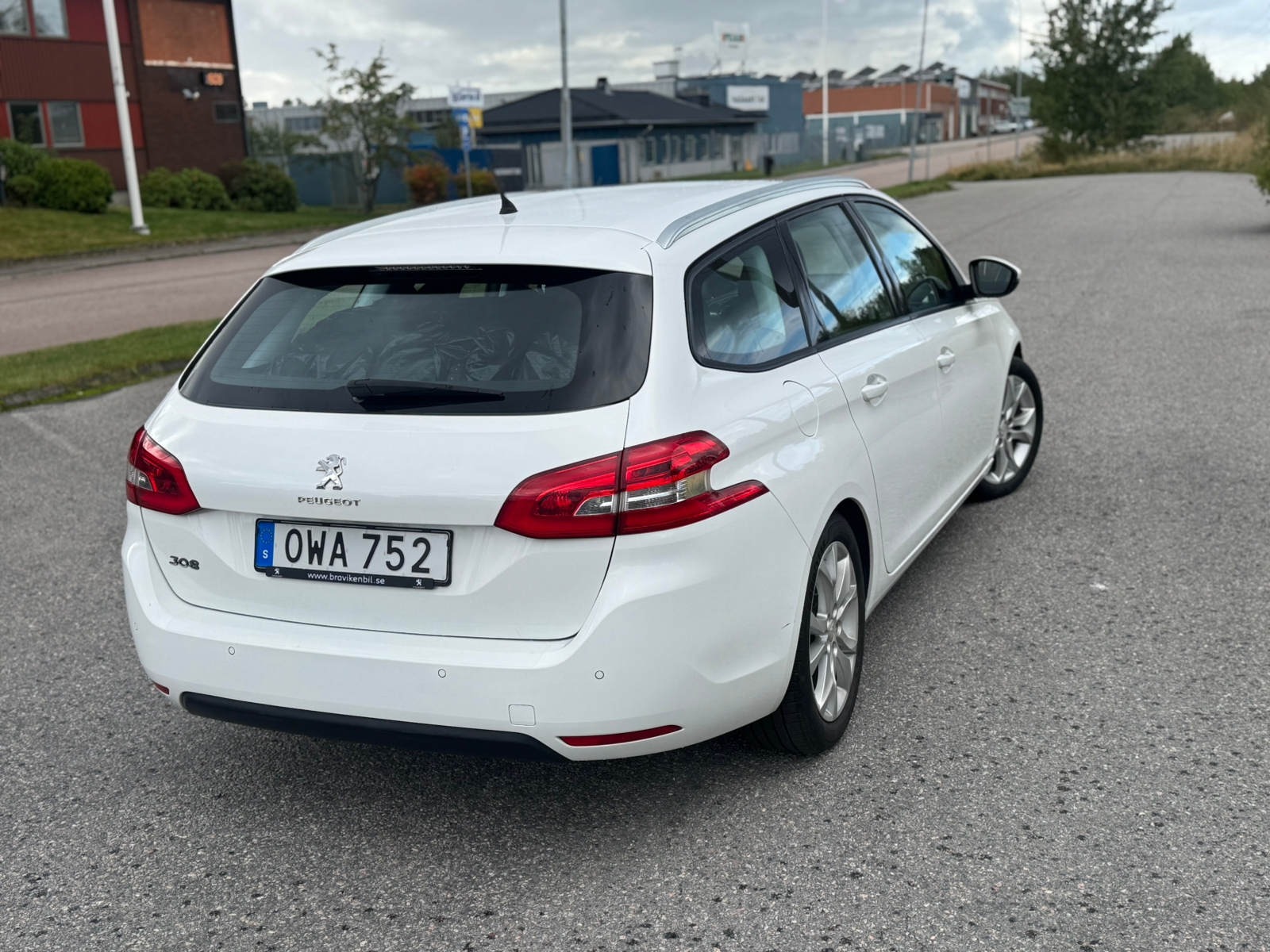 Peugeot 308 SW 1.2 PureTech 110 Manuell 2015, bild 5/10