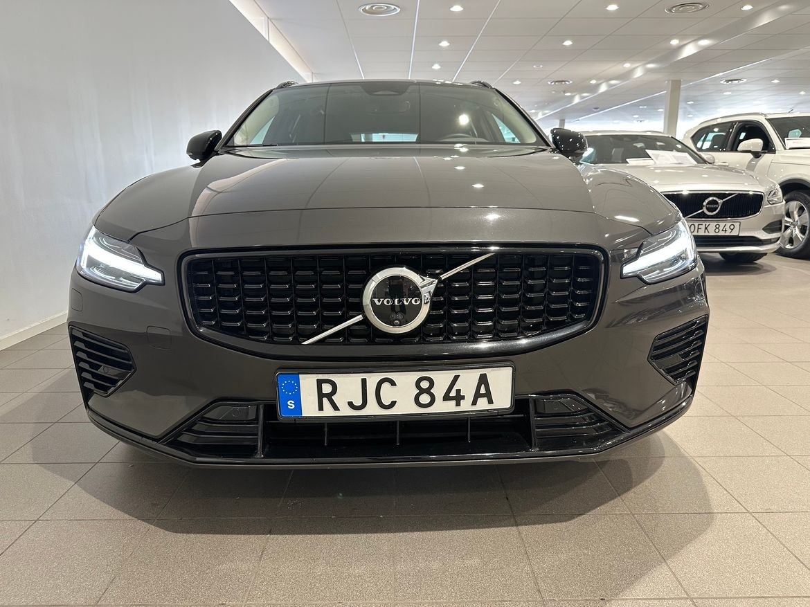 Volvo V60 T6 Plus Dark Nordic Edition 2025, bild 2/10