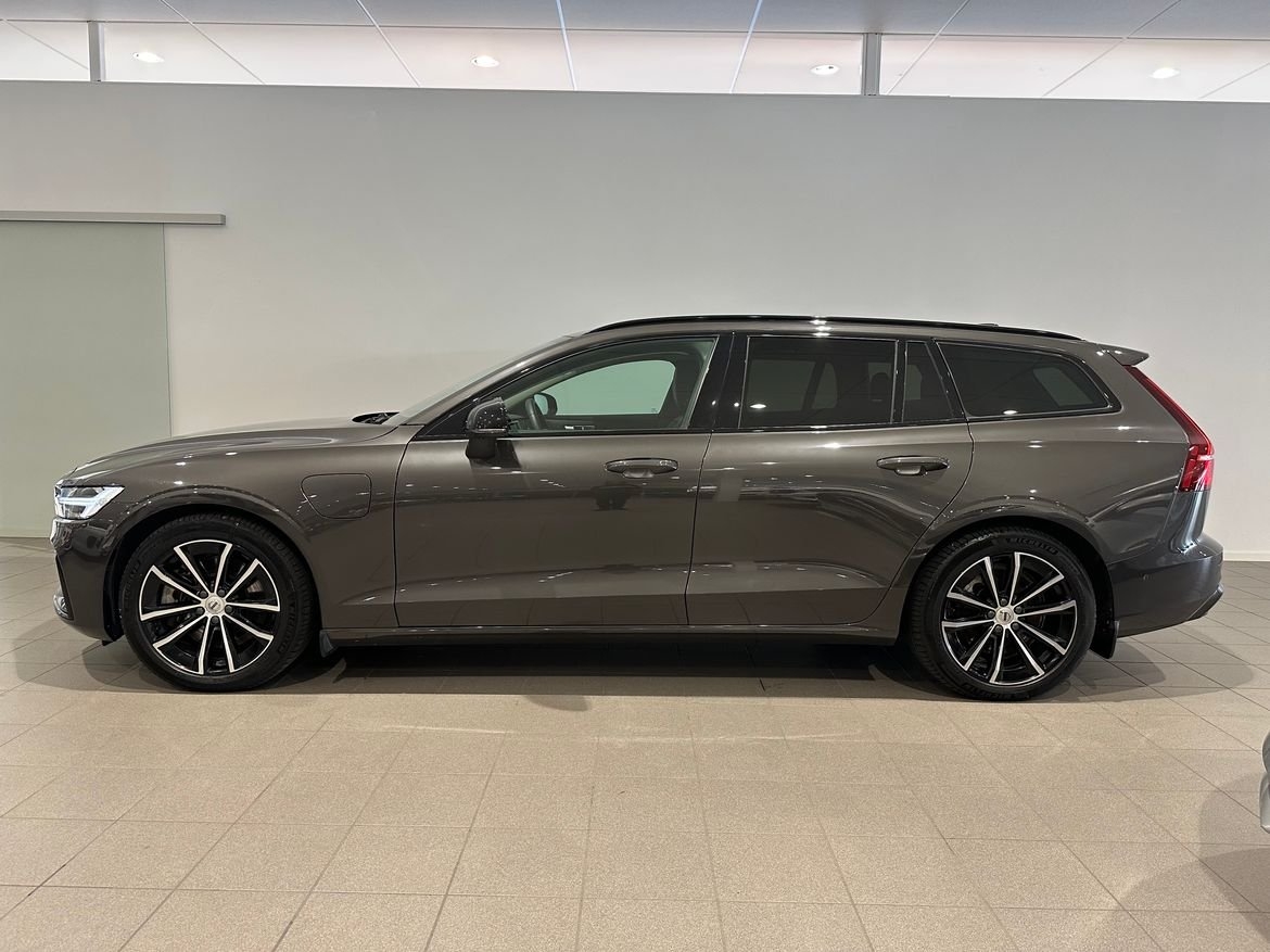 Volvo V60 T6 Plus Dark Nordic Edition 2025, bild 5/10