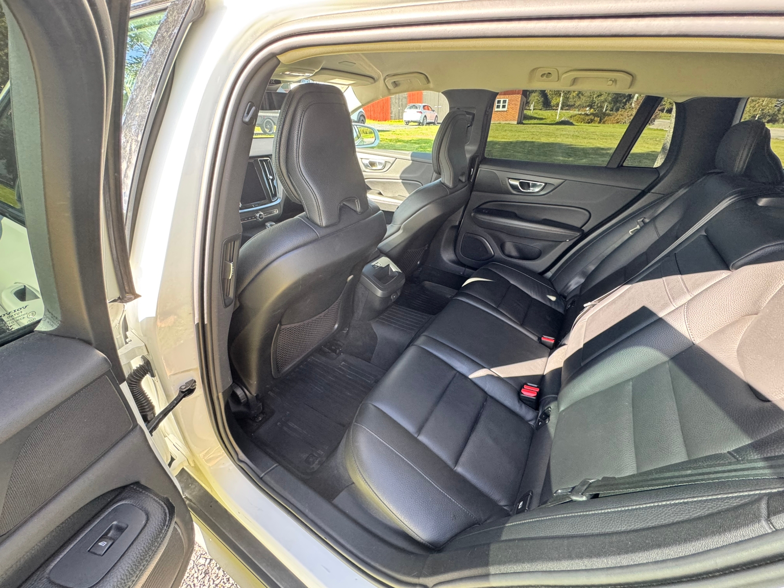 Volvo V60 Cross Country 2022, kuva 6/7