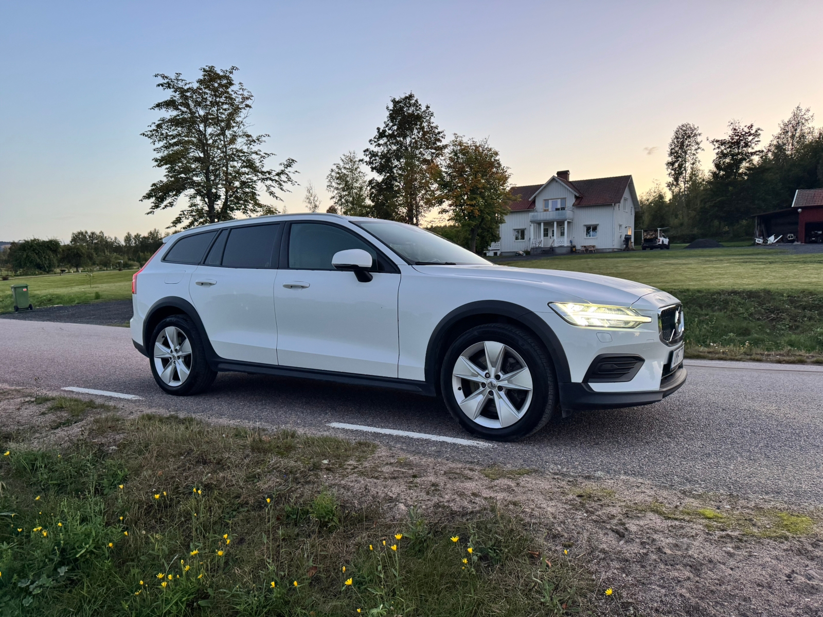 Volvo V60 Cross Country 2022, kuva 3/7