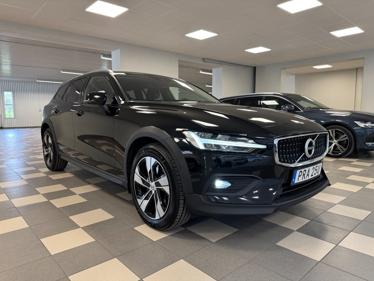 Volvo V60 Cross Country B4 AWD 2022, bild 4/10