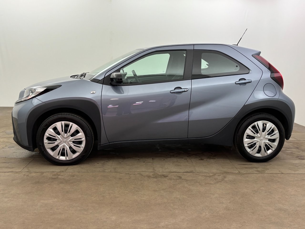 Toyota Aygo X 1.0 VVT-i CVT Backkamera 2025, kuva 3/10