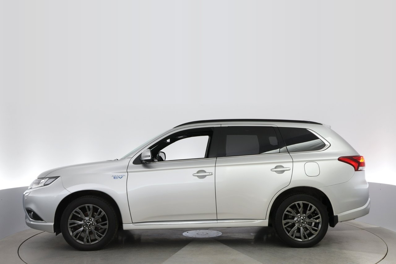 Mitsubishi Outlander 2018, bild 2/10