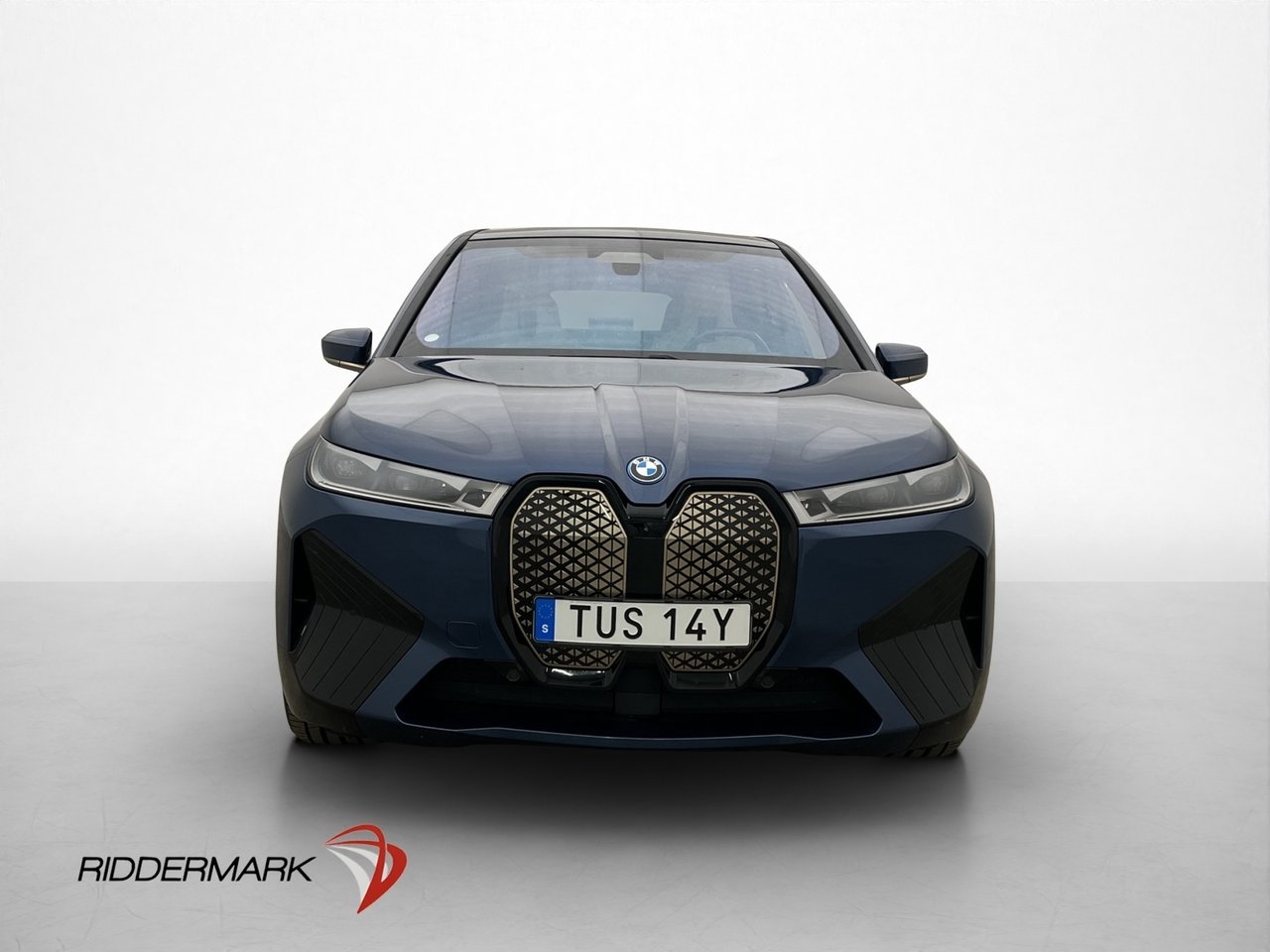 BMW iX 2023, photo 3/10