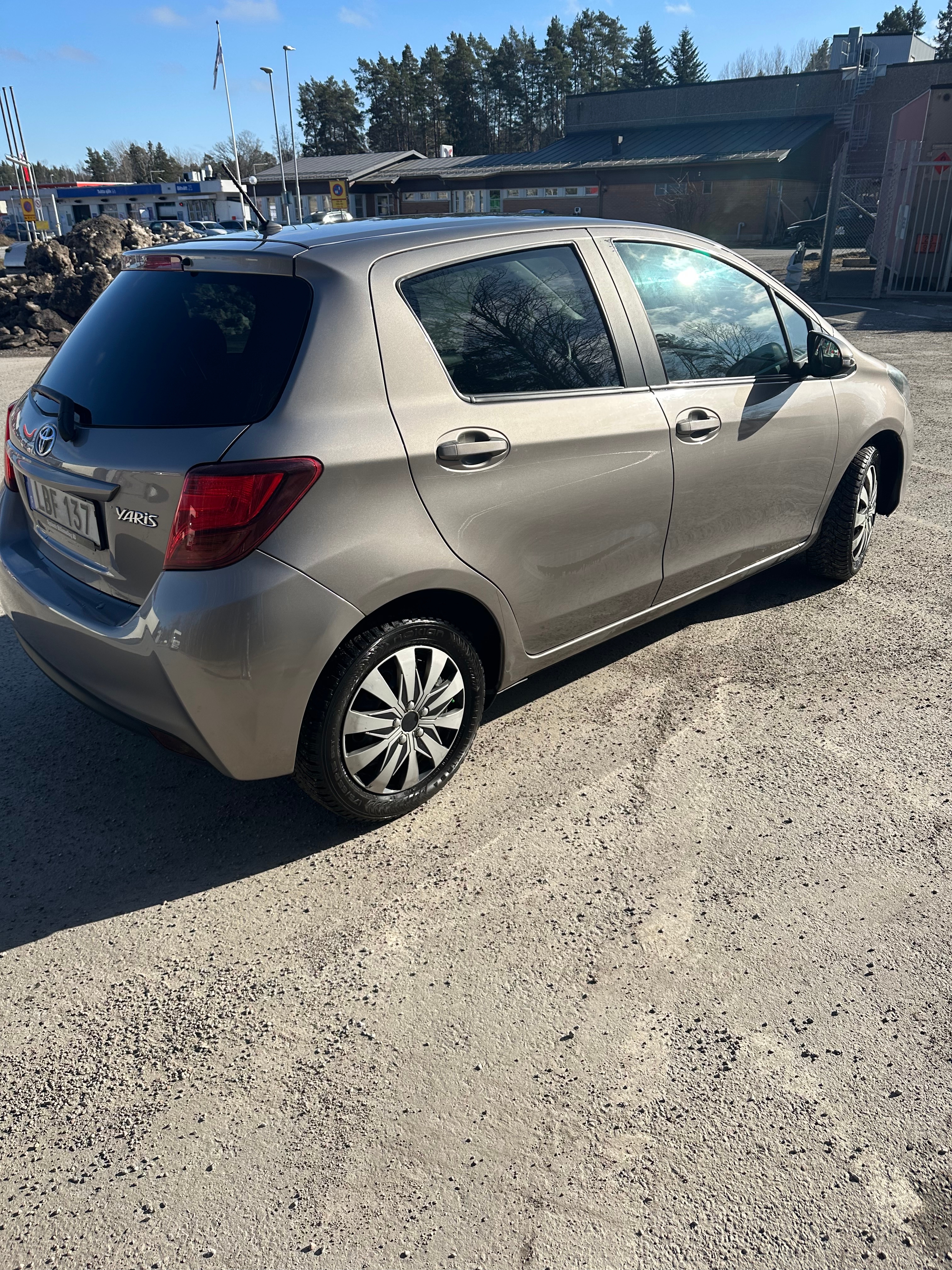 Toyota Yaris 2015, bild 3/10