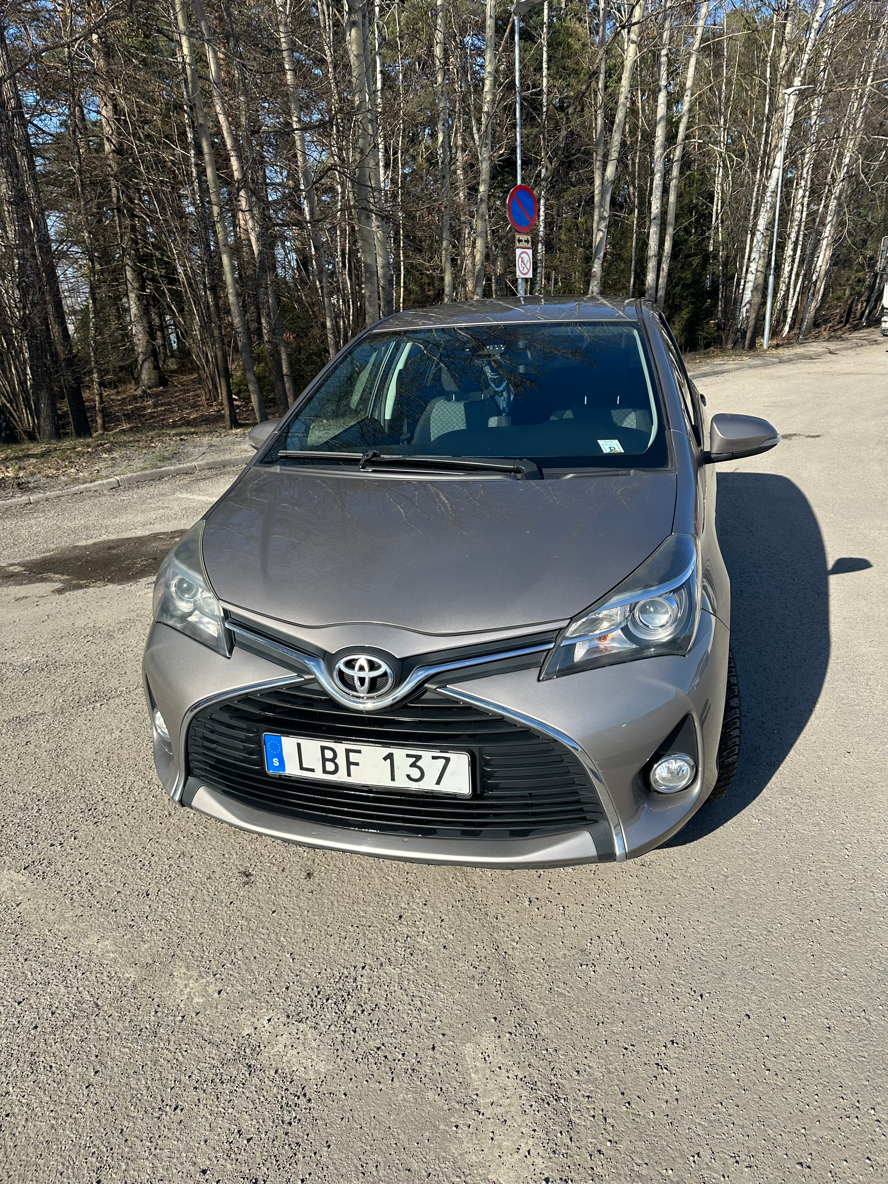 Toyota Yaris 2015, bild 2/10