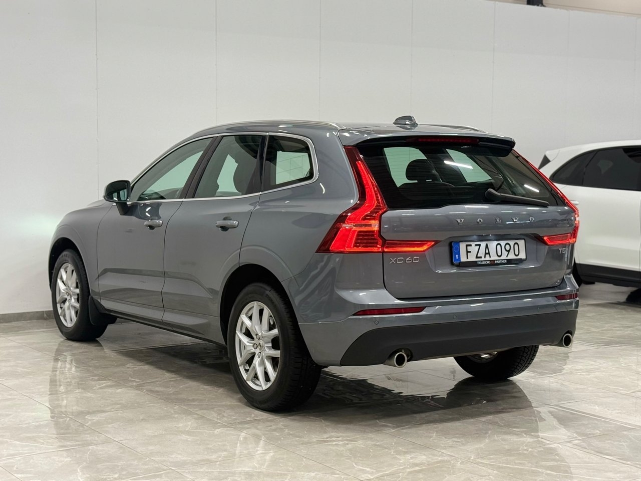 Volvo XC60 T5 Geartronic Momentum 2018, bild 3/10