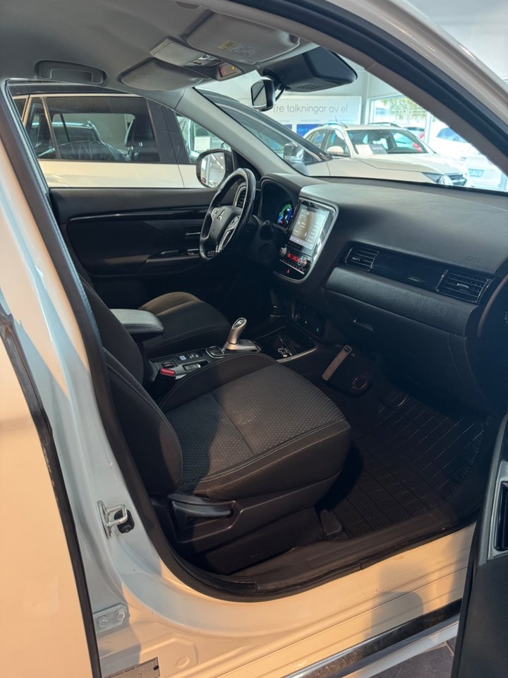 Mitsubishi Outlander 2020, bild 6/10