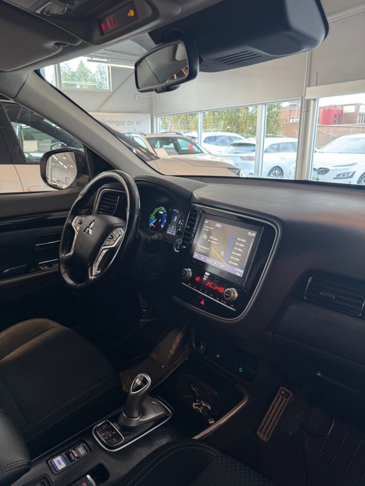 Mitsubishi Outlander 2020, bild 7/10