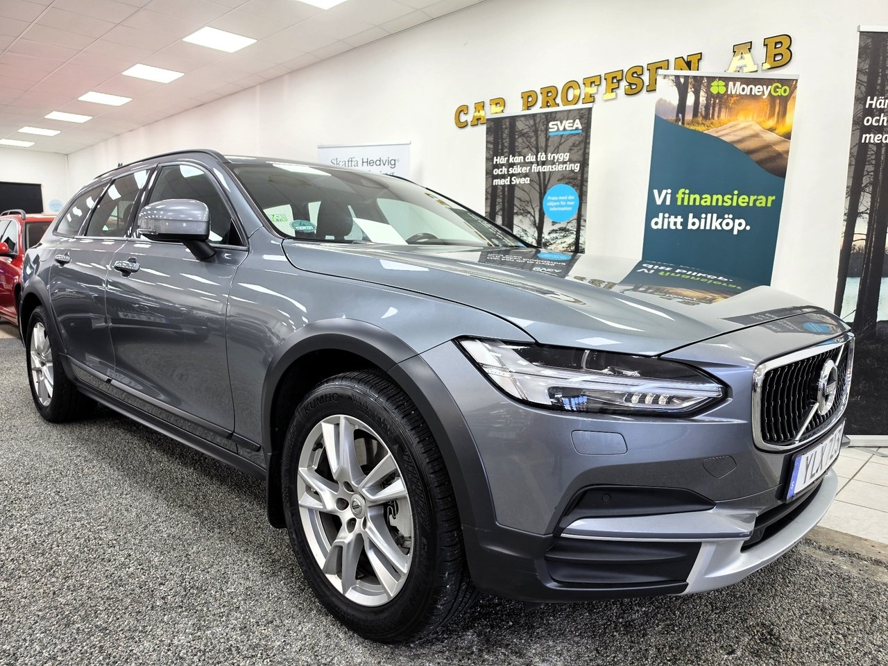 Volvo V90 Cross Country